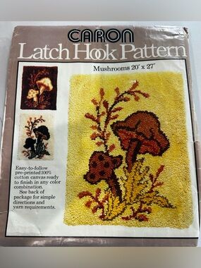 Vintage 1977 Caron Mushroom Latch Hook Printed Canvas  20" x 27" USA # 3022